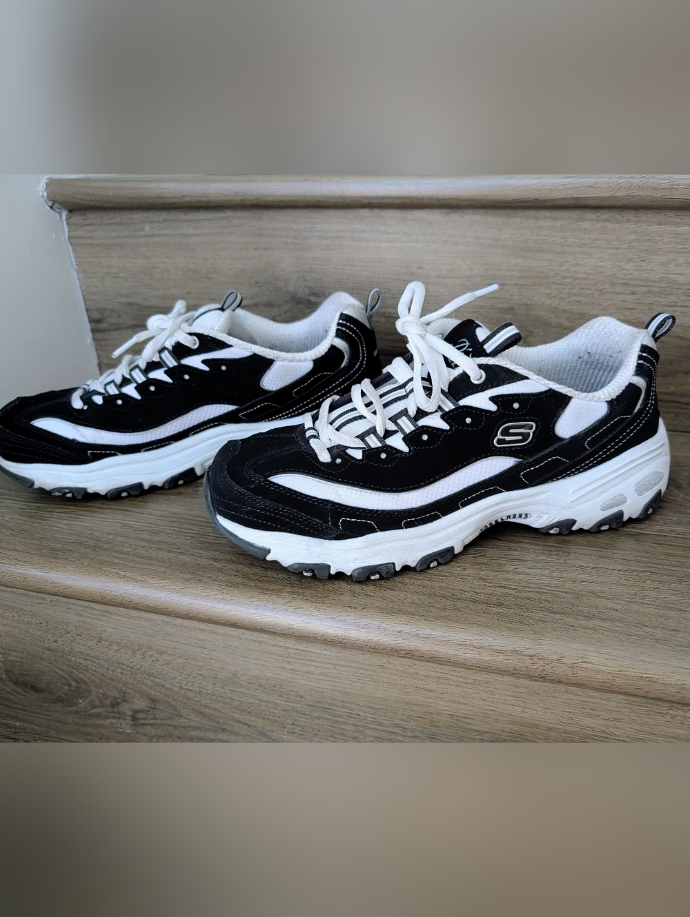 Skechers D'Lites Black & White Chunky Sneakers